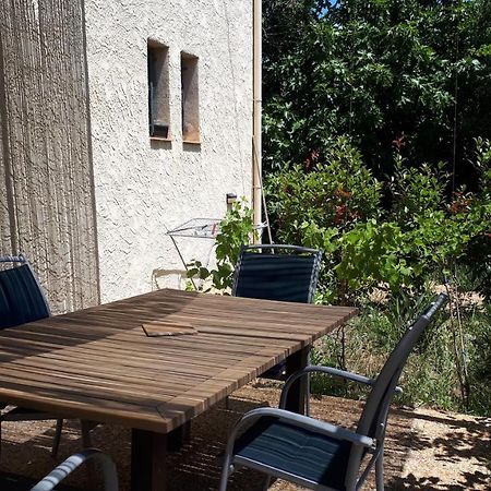 Appartement Les Pucines T1bis luxe rez de jardin climatisation plein sud à Six-Fours-les-Plages Extérieur photo