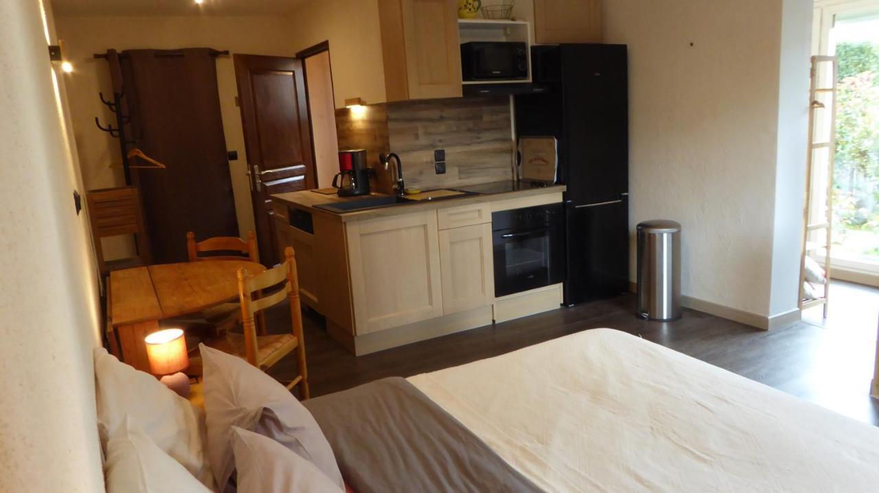 Appartement Les Pucines T1bis luxe rez de jardin climatisation plein sud à Six-Fours-les-Plages Extérieur photo