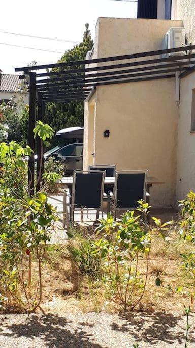 Appartement Les Pucines T1bis luxe rez de jardin climatisation plein sud à Six-Fours-les-Plages Extérieur photo