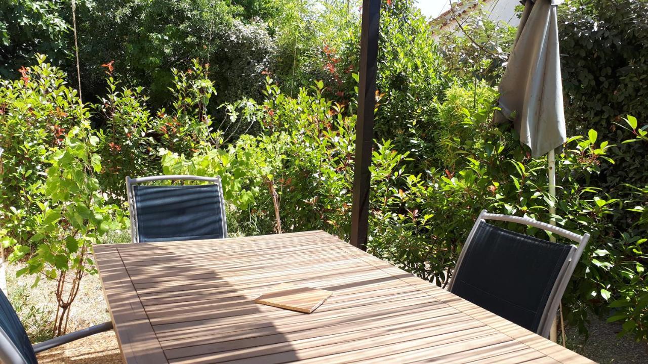 Appartement Les Pucines T1bis luxe rez de jardin climatisation plein sud à Six-Fours-les-Plages Extérieur photo