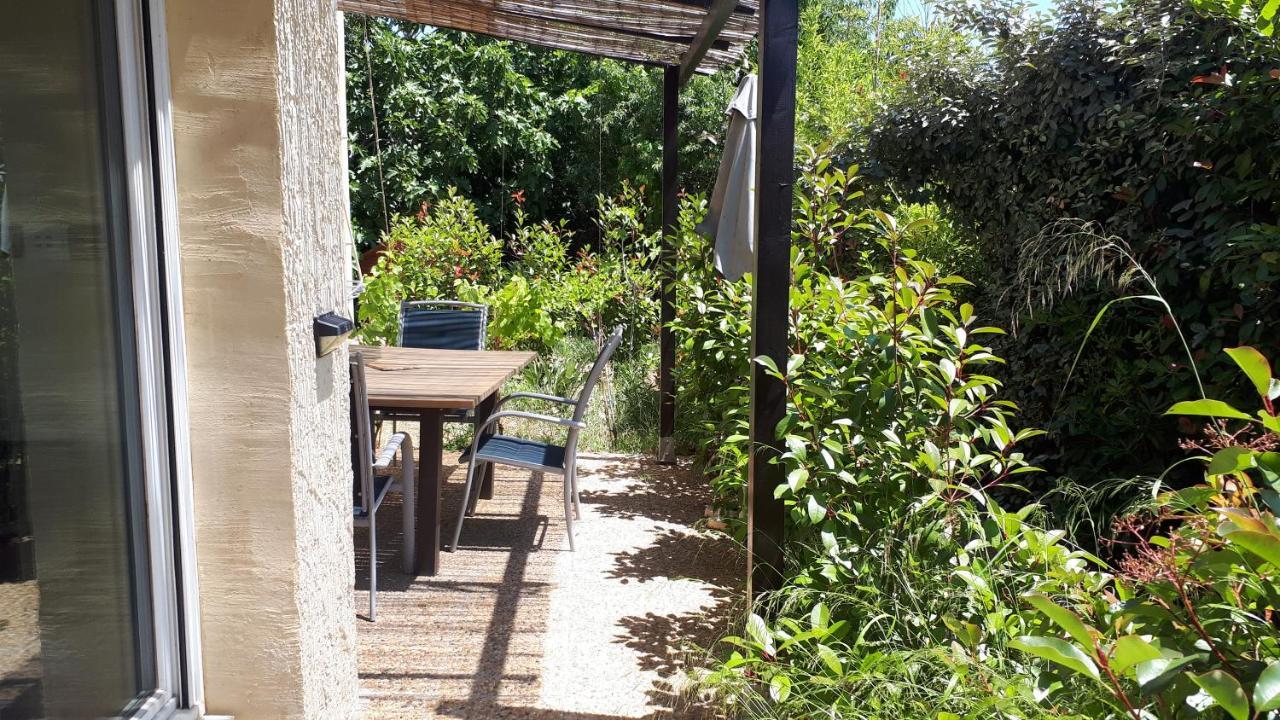 Appartement Les Pucines T1bis luxe rez de jardin climatisation plein sud à Six-Fours-les-Plages Extérieur photo